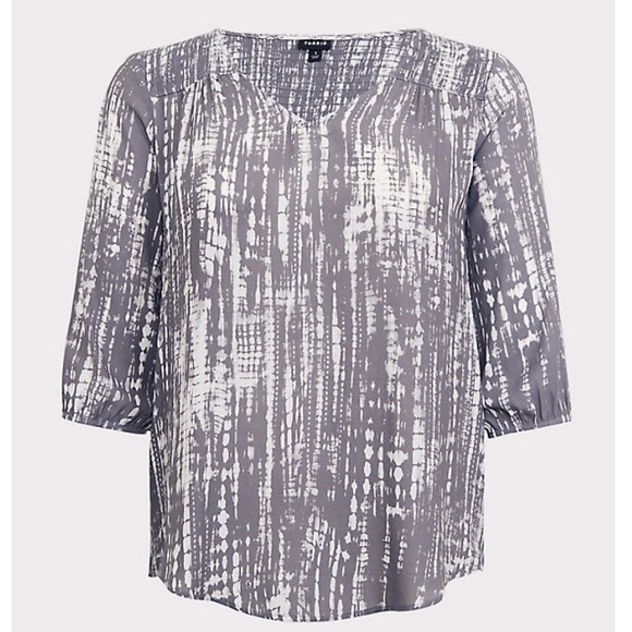 NEW✨TORRID Grey & White Crepe Smocked Blouse - Picture 2 of 11